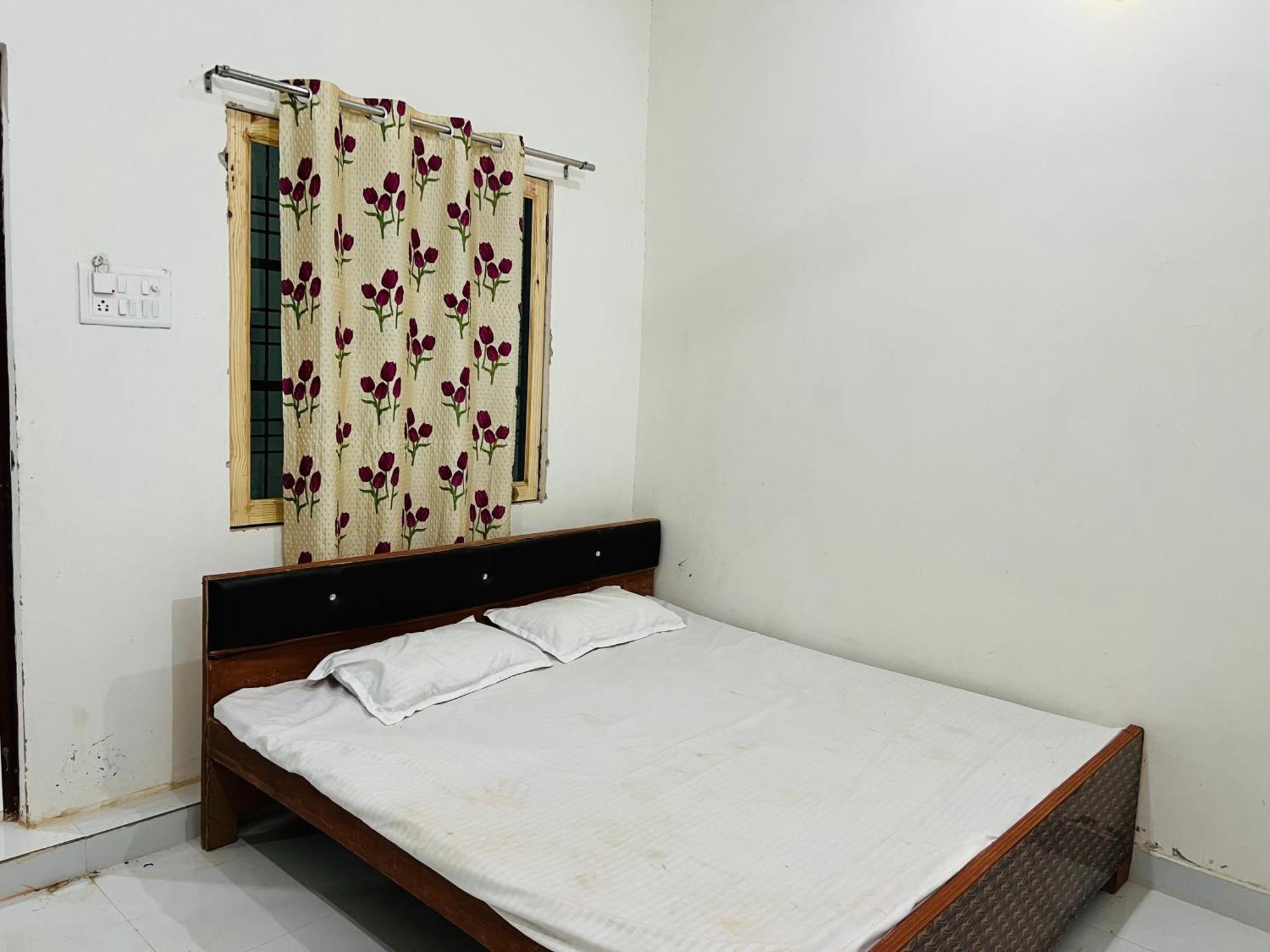 Shreenathji Haveli Hotel Naimisharanya Kültér fotó